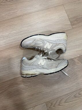 New Balance Women's 2002R Cream/Beige Sneaker